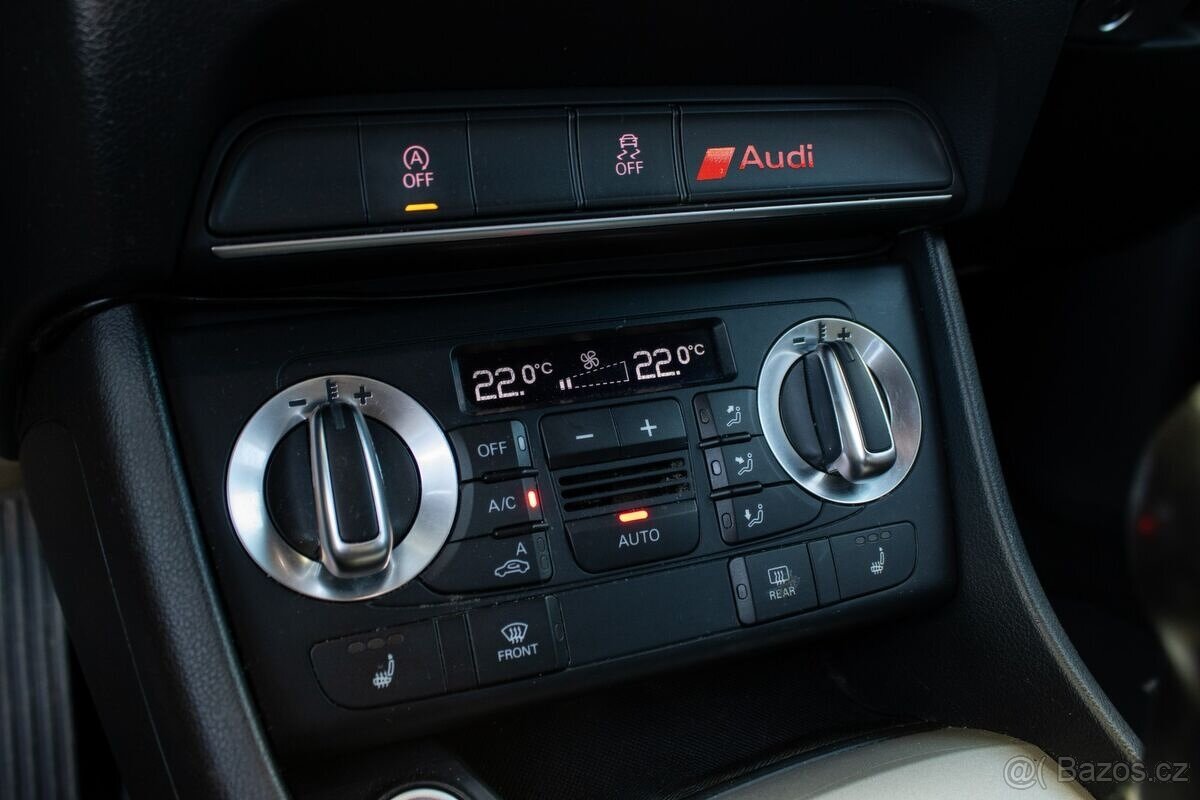 Audi Q3 2.0 TDi Quattro Manuál - 13