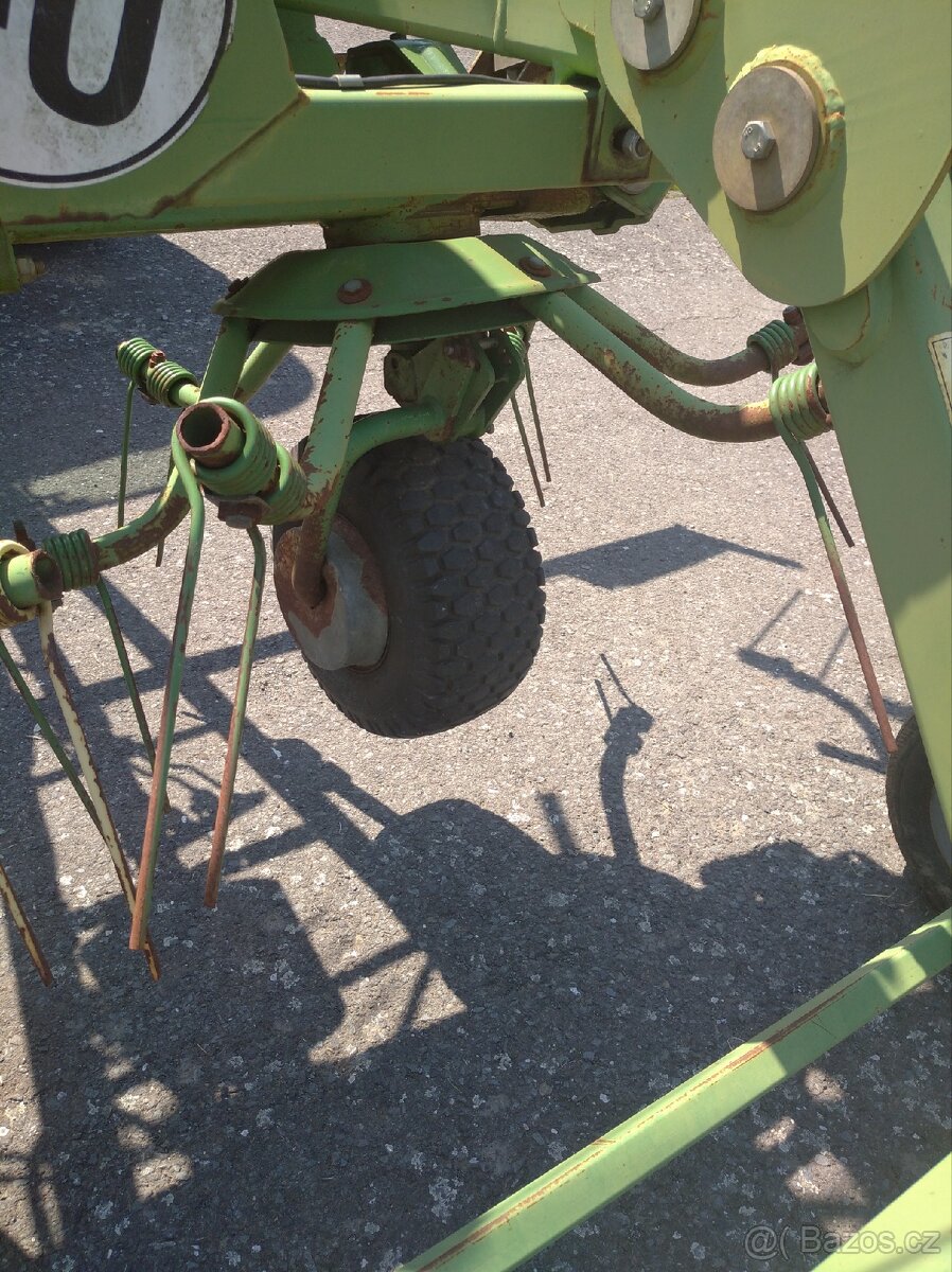 Krone KWT 8.8/8 obraceč píce sena - 13