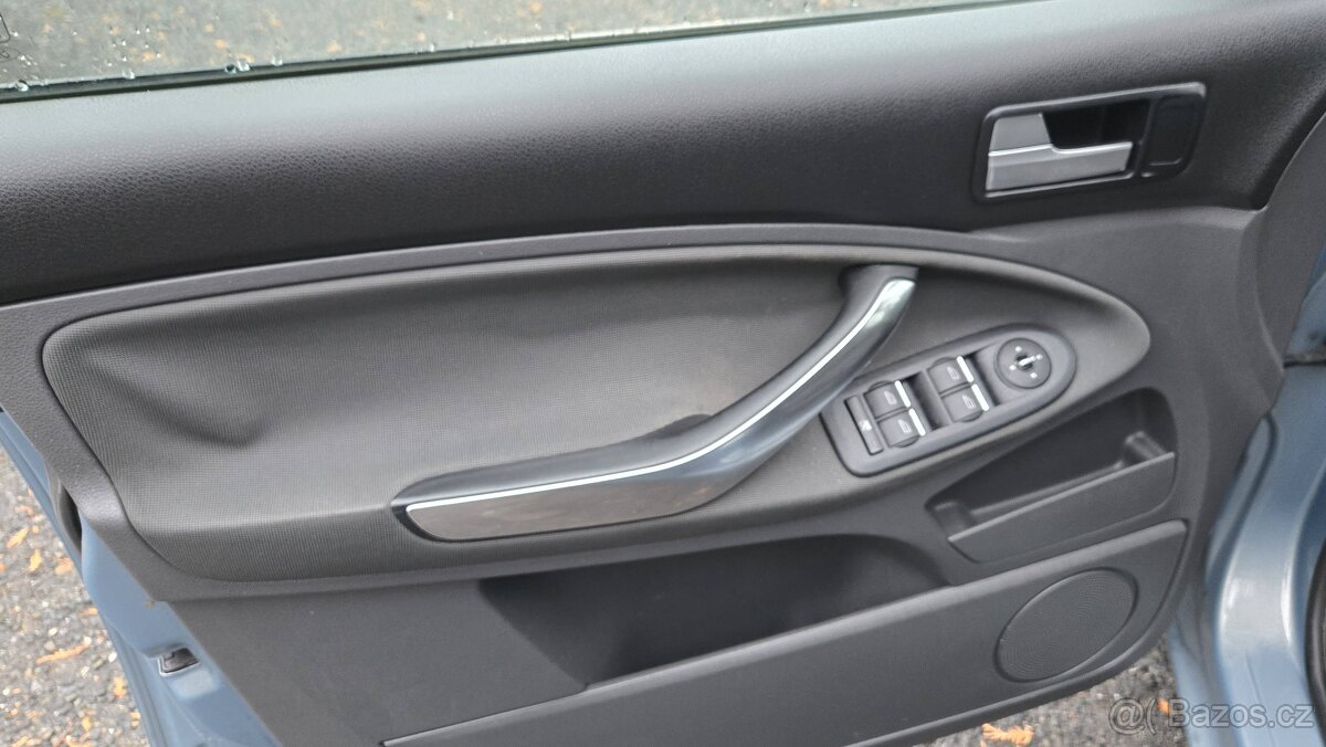 FORD C-MAX 1.6 16V TITANIUM 1MAJITEL V ČR - 13