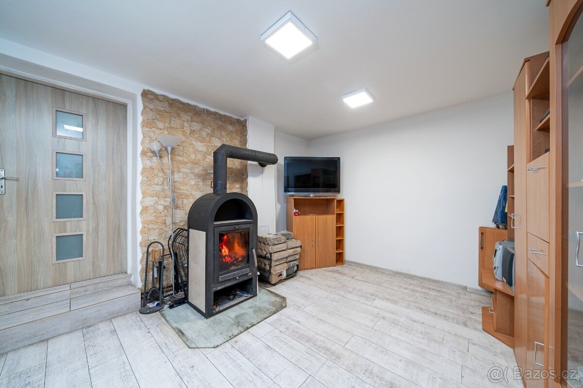 Rodinný dům / 2 bytové jednotky. - 13