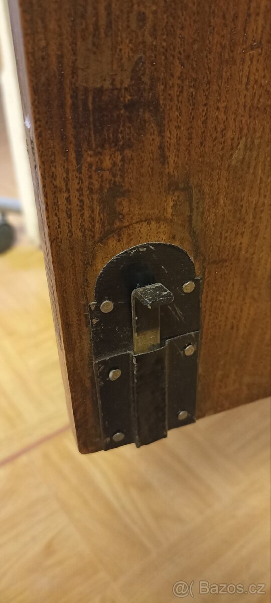 Starožitná skříň - 13