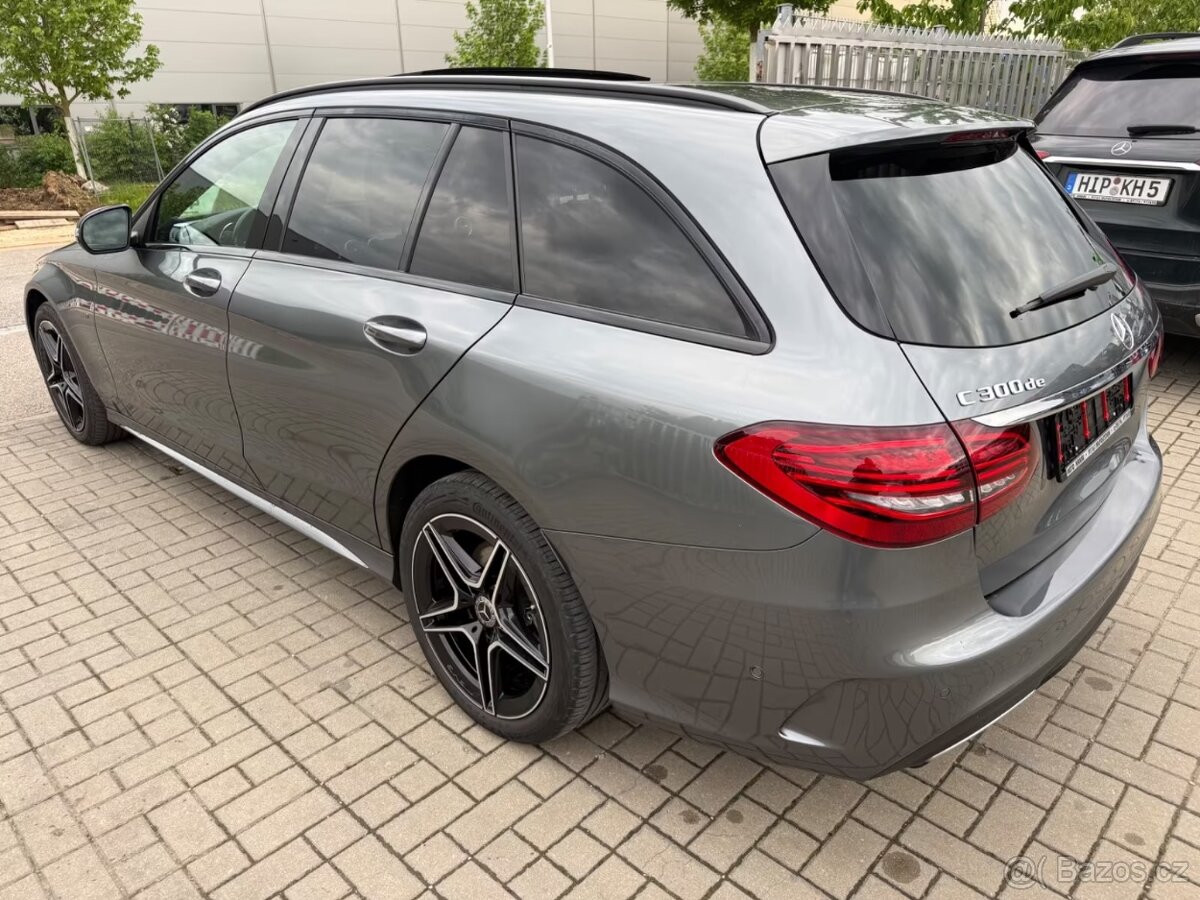 Mercedes-Benz C 300 Hybrid - 13