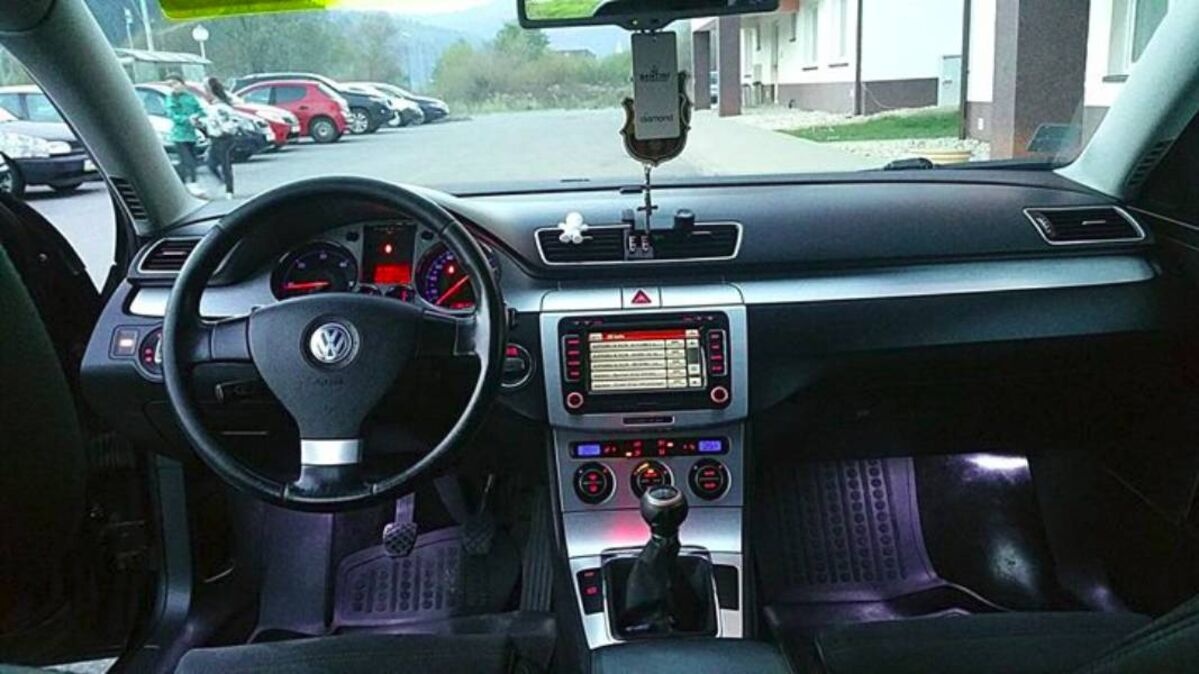 PODSVICENE VYDUCHY VENTILACE PASSAT - 13