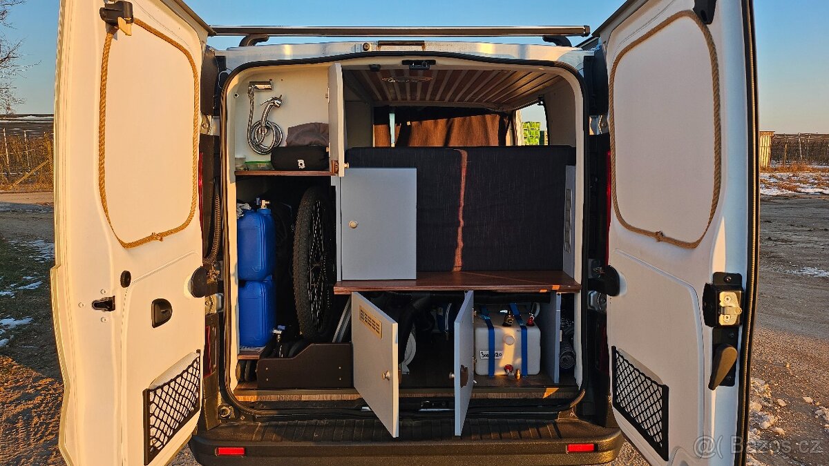 Prodám obytný Renault Trafic 1.6 dci (85kW) - 13