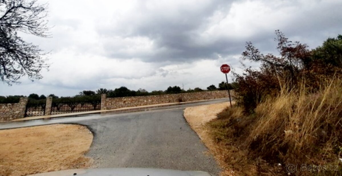 Kamenný dům s olivovým sadem - 13