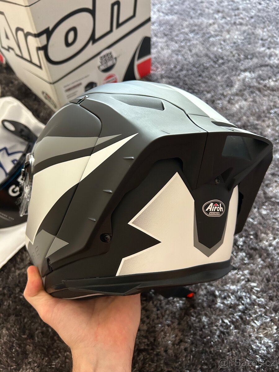 Airoh GP 550, Lko nová prilba - 13