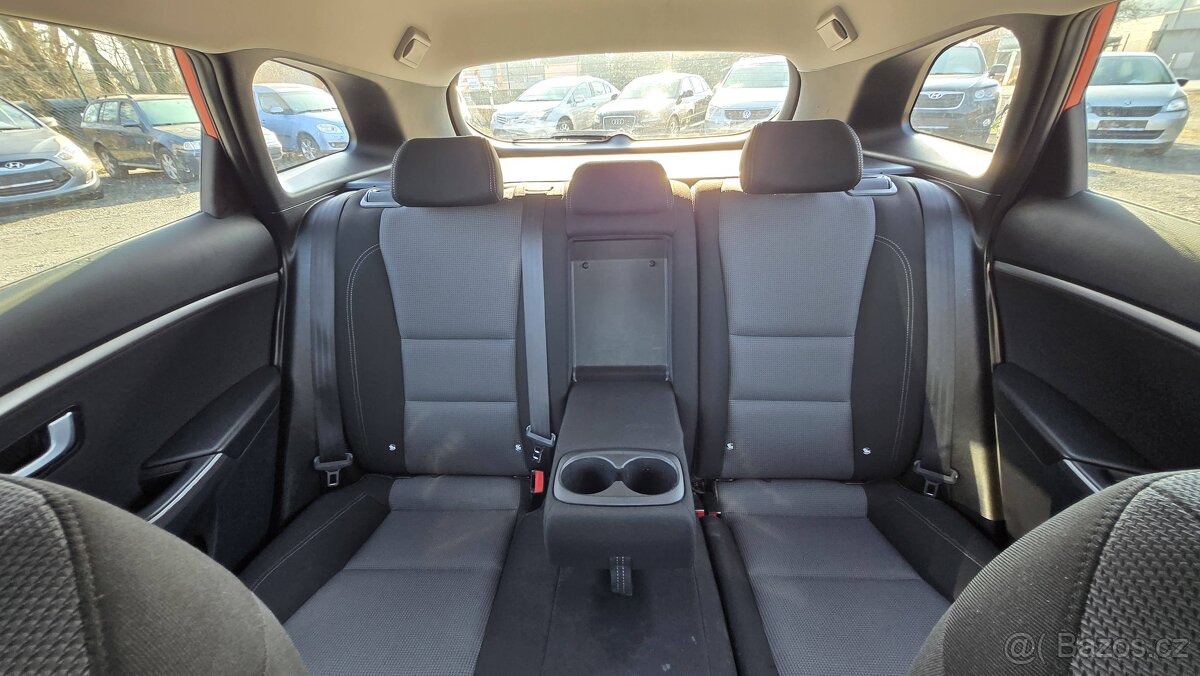 HYUNDAI i30 1.6GDI STYLE 99KW - 13