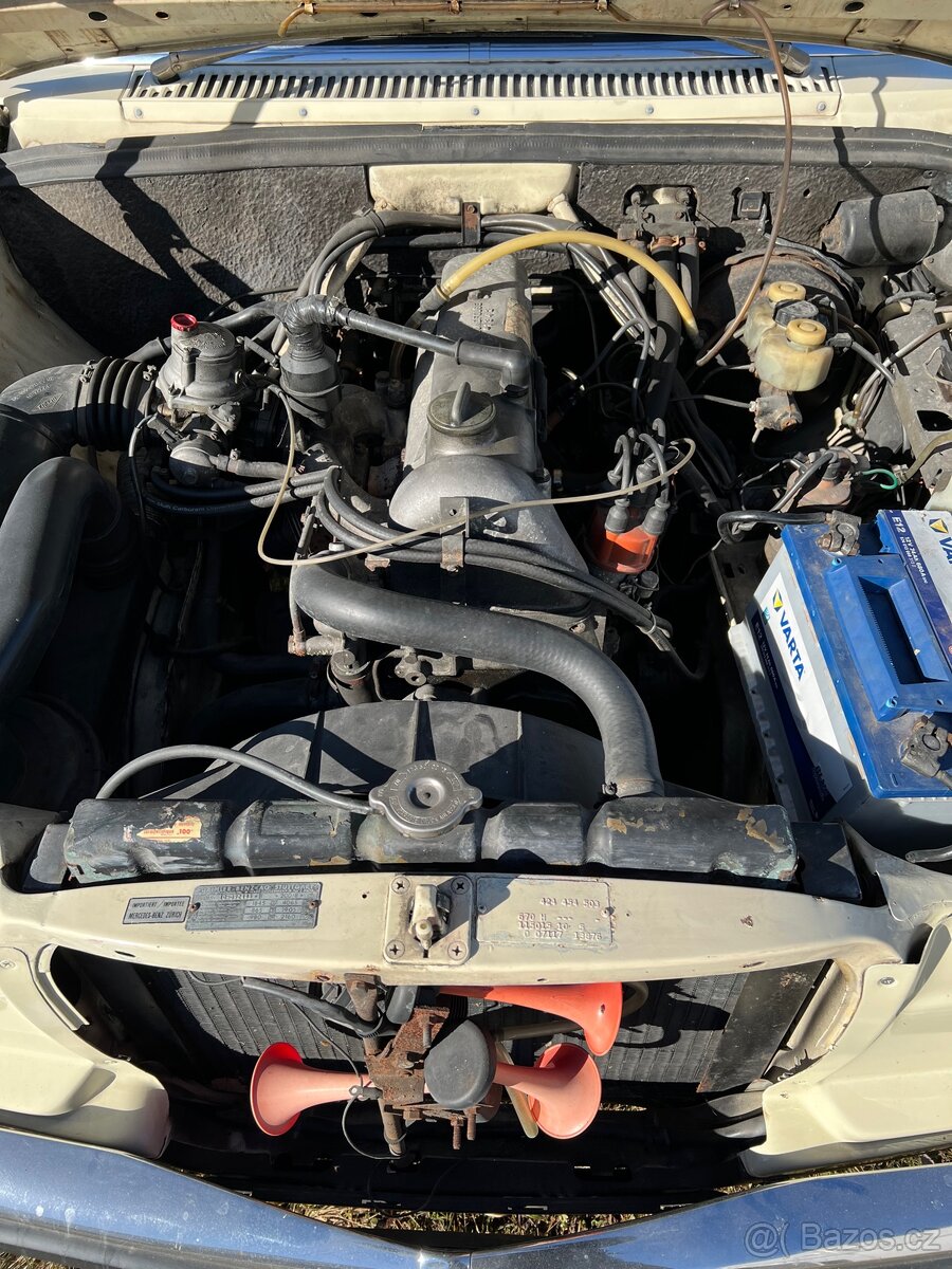 Mercedes-Benz 115 Benzin - 13