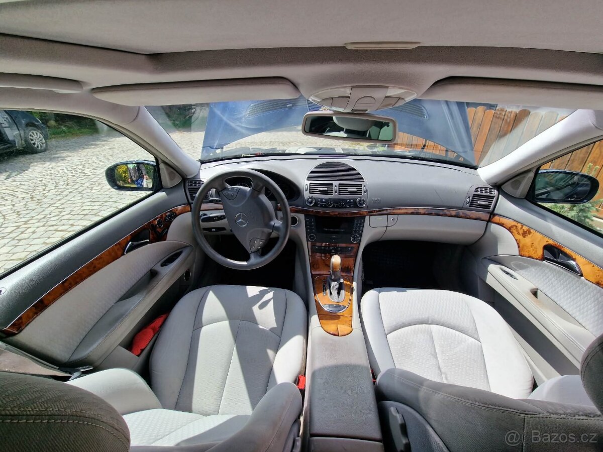 Mercedes-Benz E 270 CDI - 13