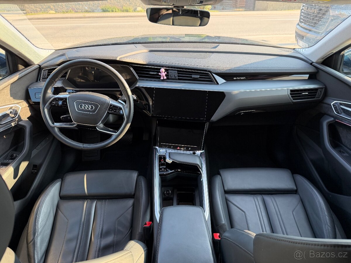 2020 Audi e-Tron 50 quattro S-line DPH koženy interier - 13