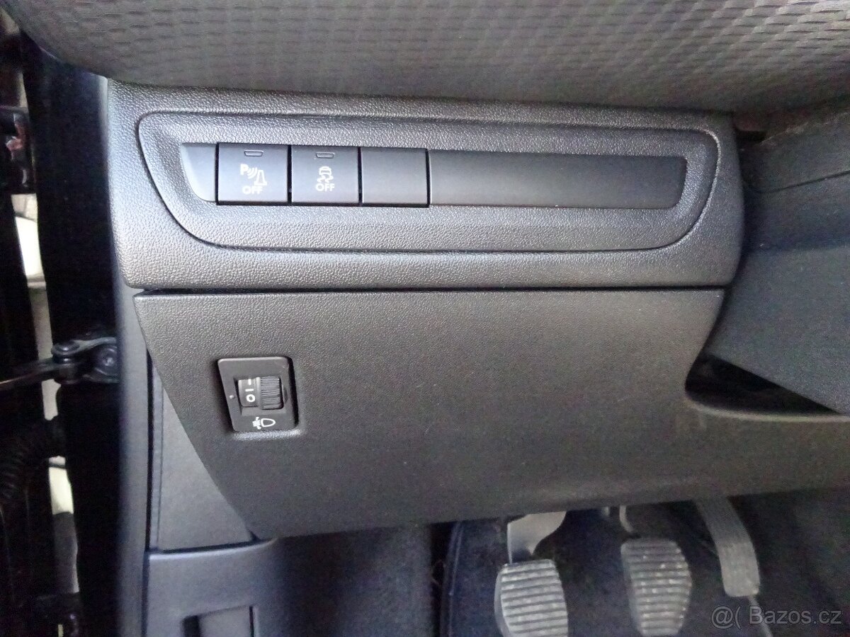 Peugeot 208 1,6 HDI - 13