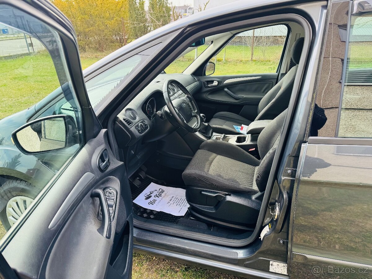 Ford S-Max - 13