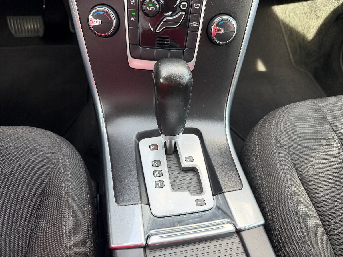 Volvo XC60, 2.0 D3 120kW AUTOMAT - 13