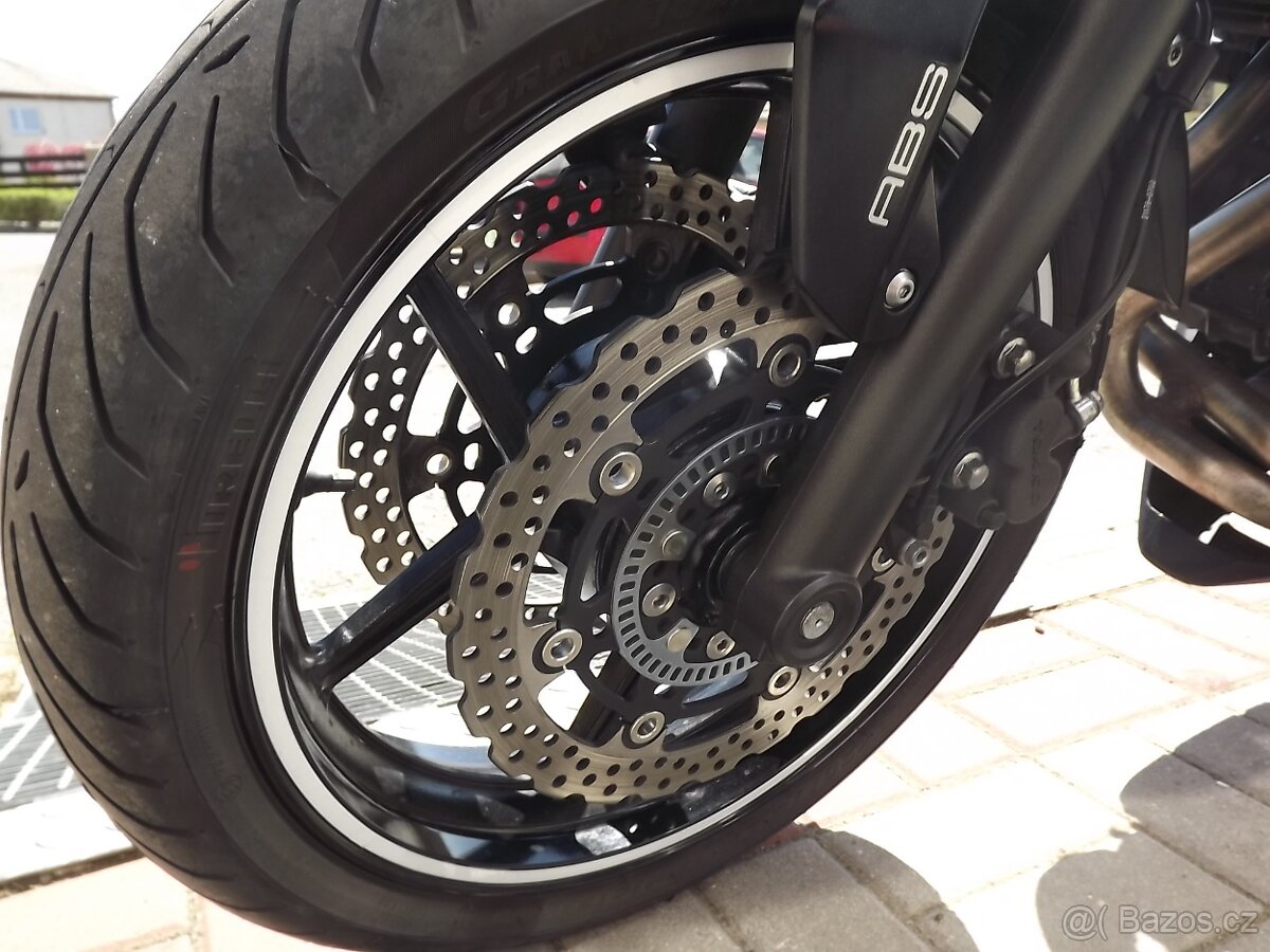 Kawasaki ER-6n - 13