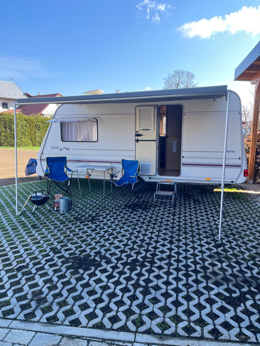 Karavan/obytný přívěs k pronájmu - 13