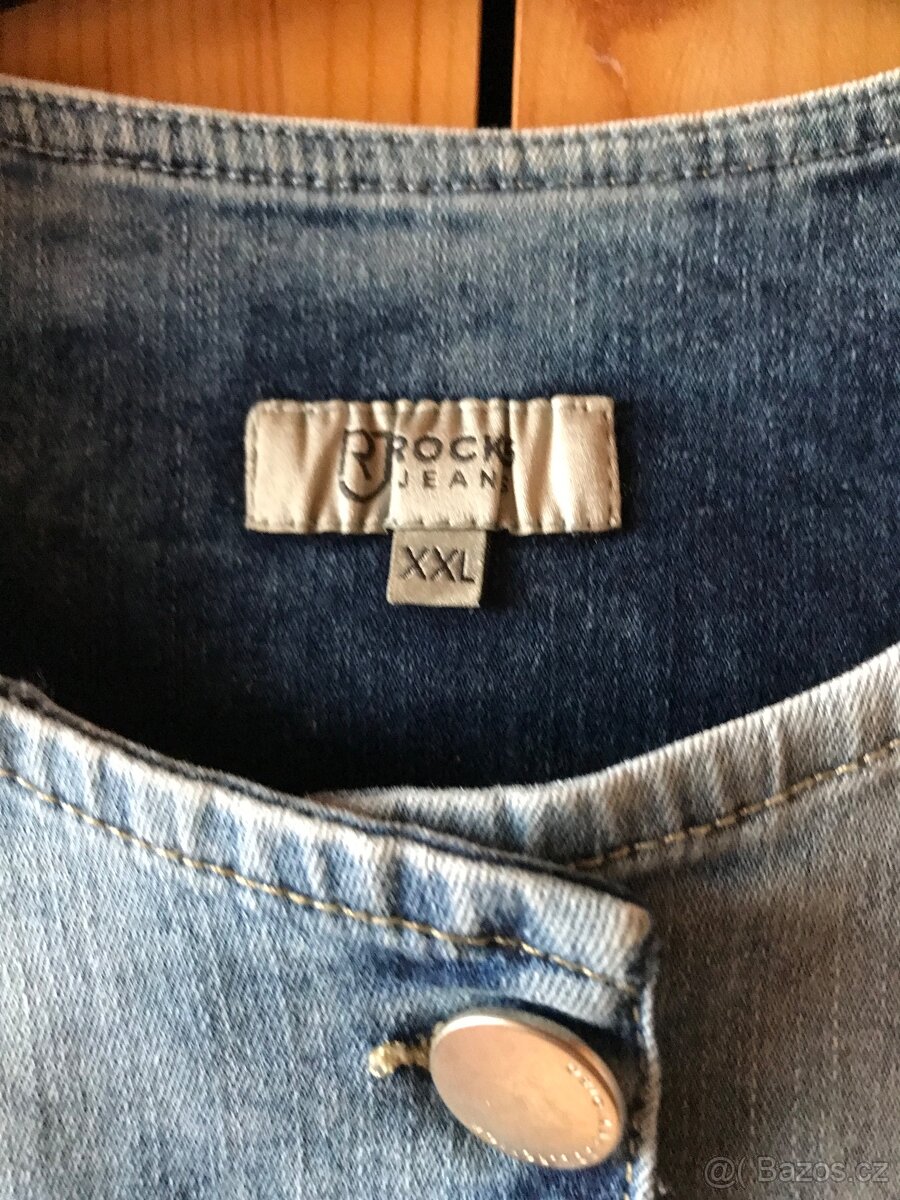 Svetry různých značek a střihů - 13