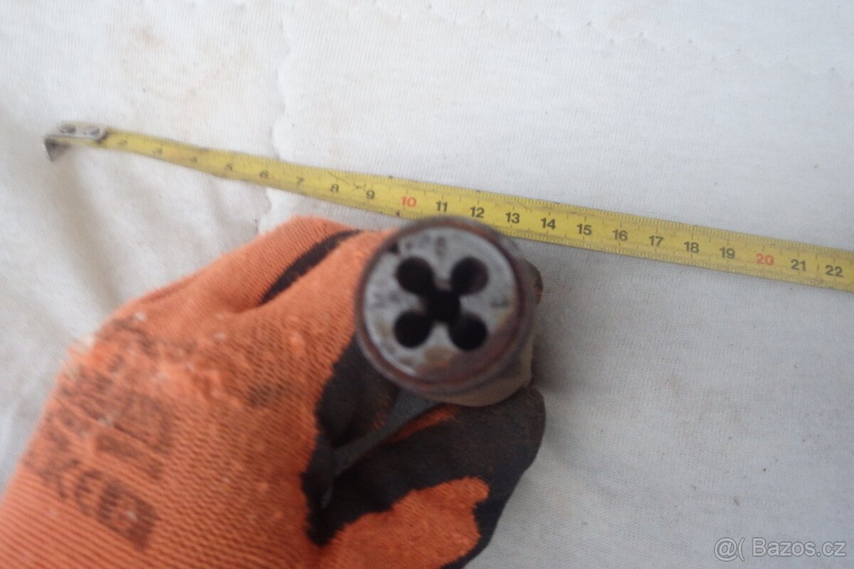 Závitová očka a vratidla - 13