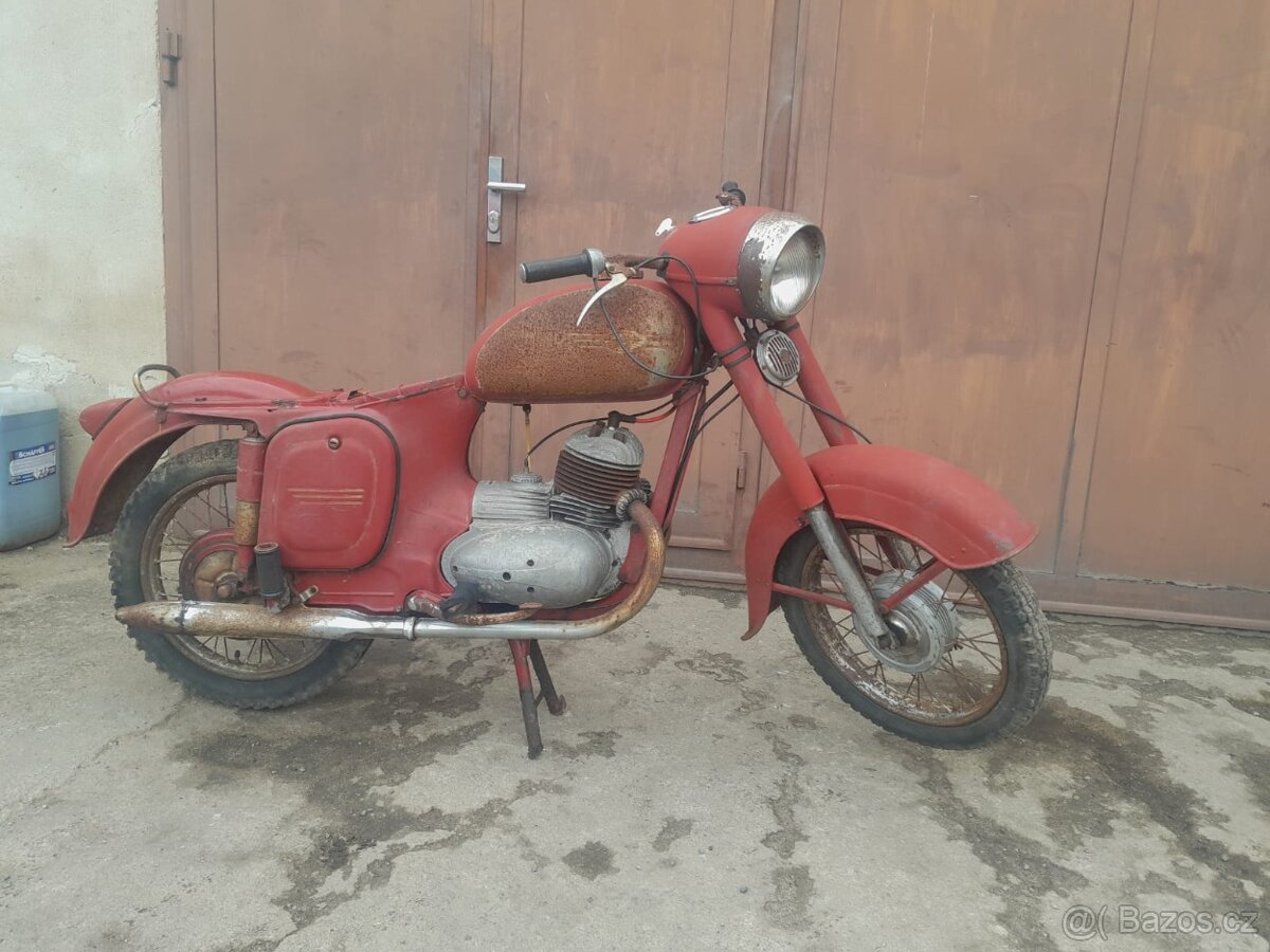 Jawa kývačka 125 - 13