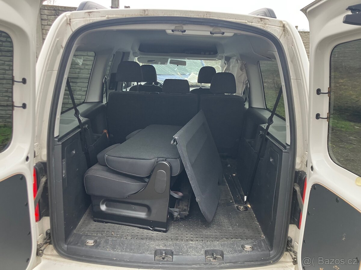 Volkswagen Caddy maxi 7 míst - 13