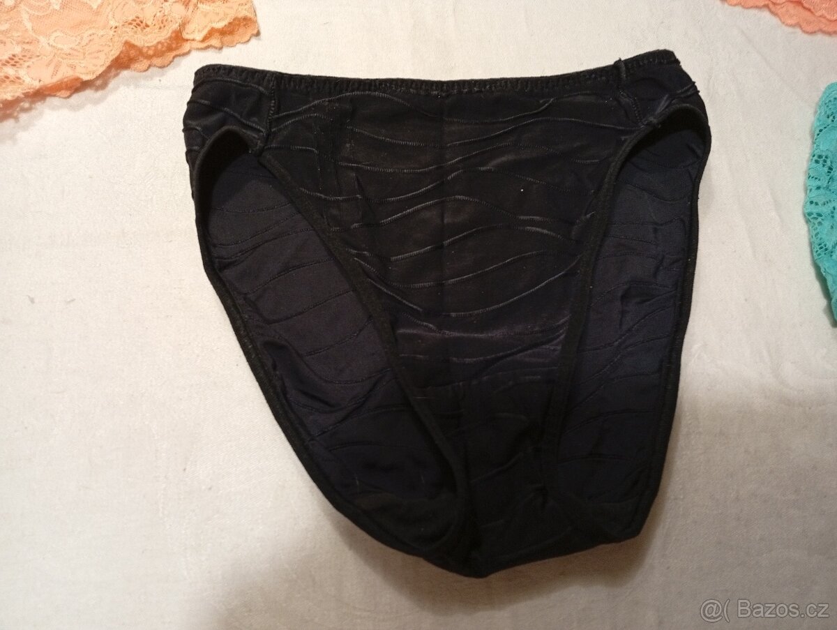 Prodám prádlo - 23 ks - vyřazené - 13