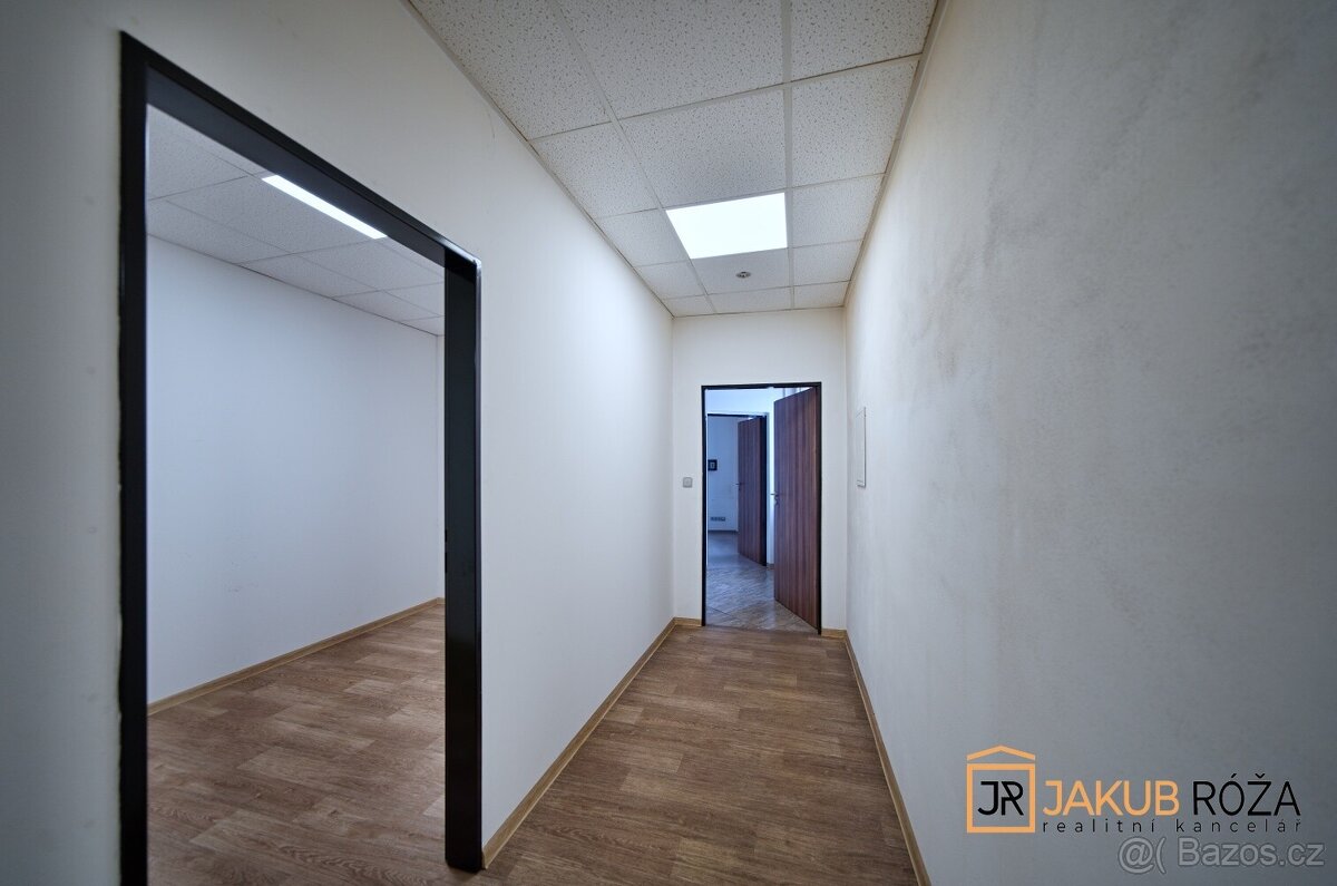 Pronájem kanceláře 159 m² - 13