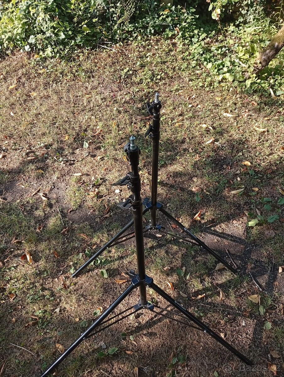 Dva stativy Bresser - 13