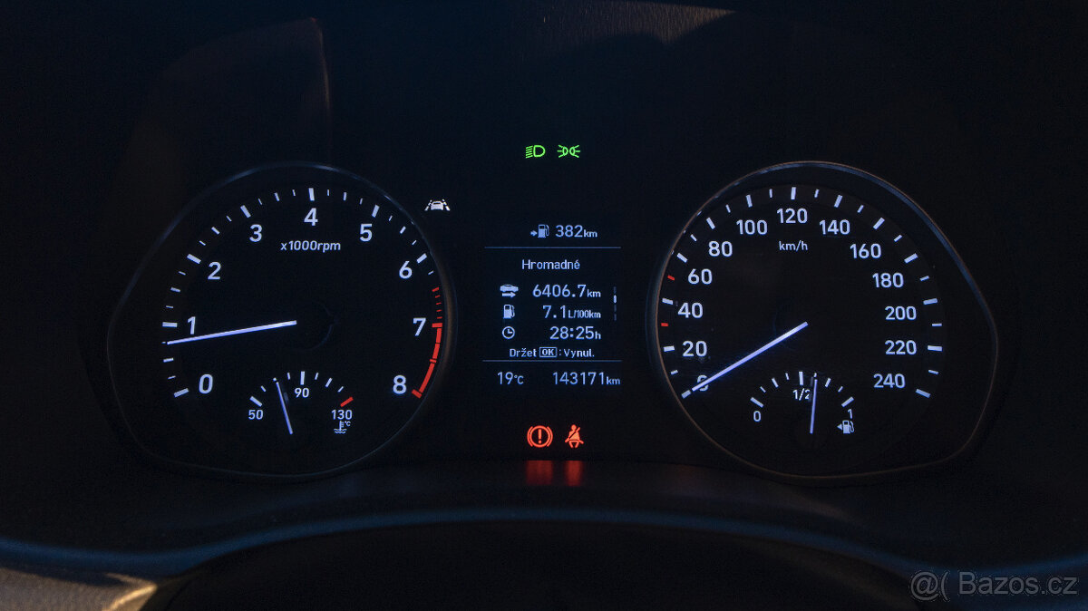 Hyundai i30 Kombi 1.4 T-GDI (140 koní) - manual - 13