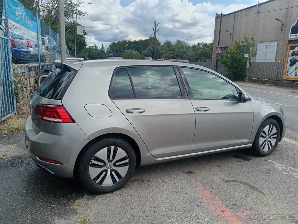 vw e-golf - 13