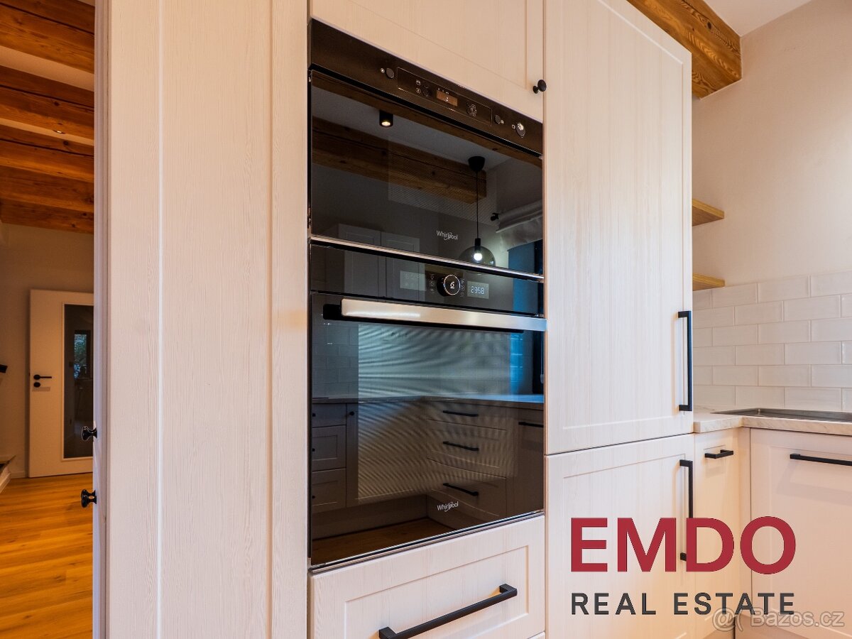 Prodej domu 196 m² s pozemkem 994 m² - 13