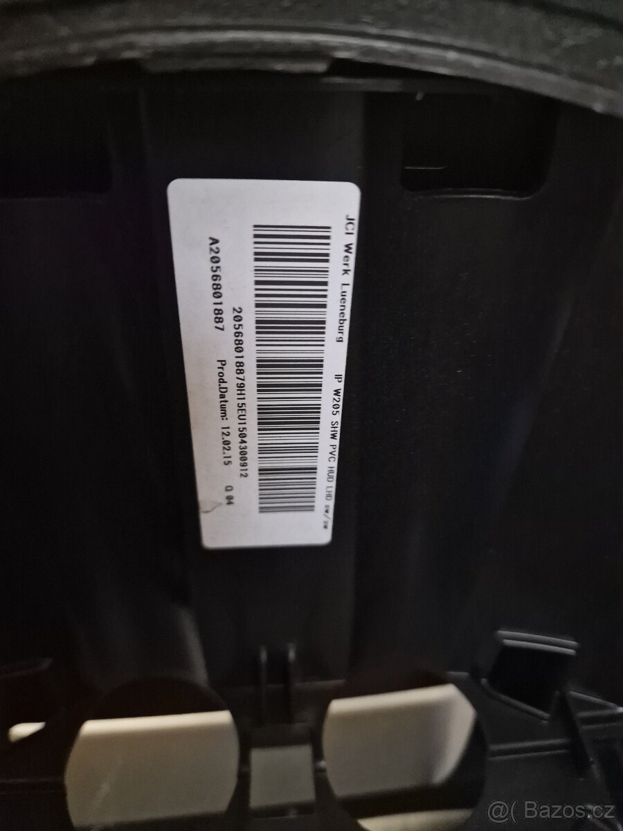 Mercedes C W205 interiér - 13