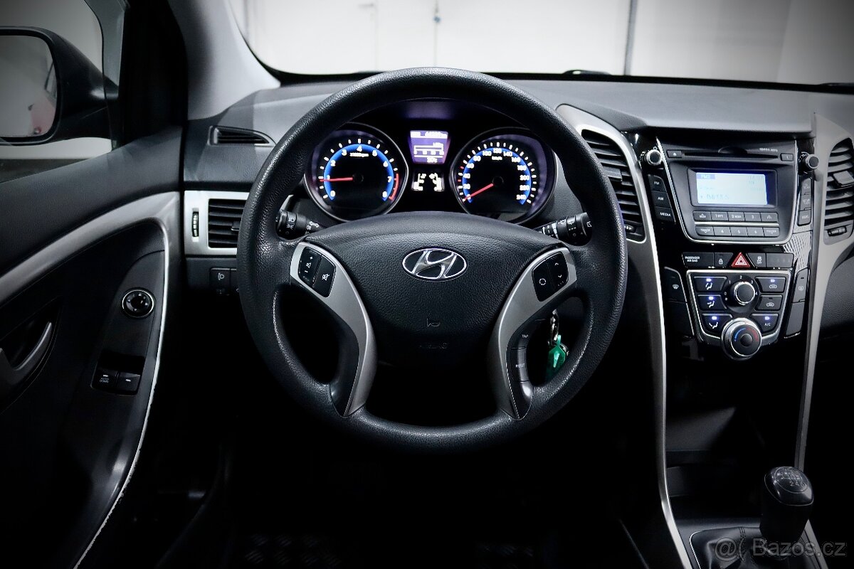 Hyundai i30 1.4i 16v 73kW      66 000 km - 13