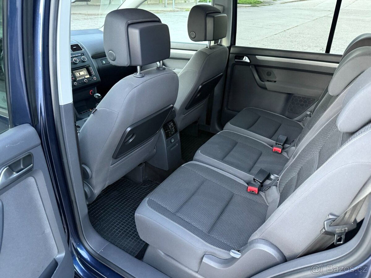 Volkswagen Touran 1,6 TDi HighLine - 13