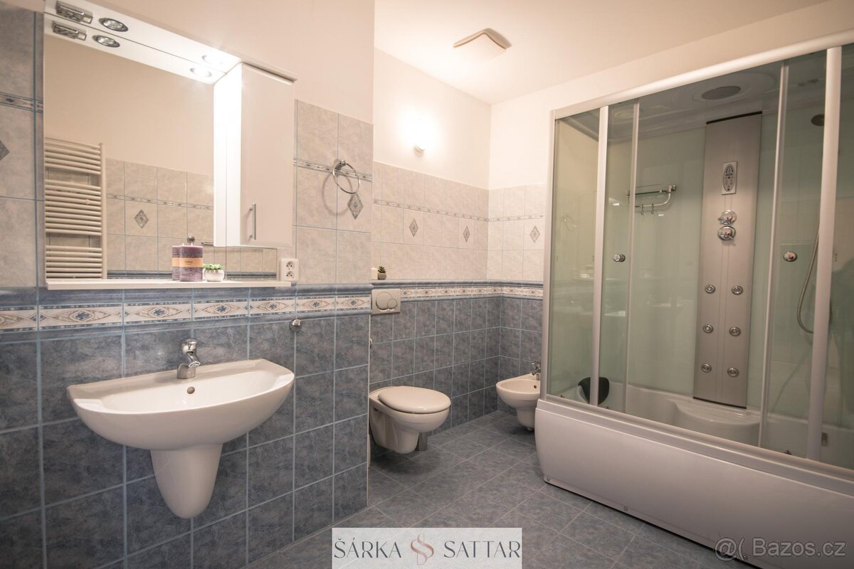 Prodej prostorného bytu 3+1 130m2 s výhledem na Pražský hra - 13