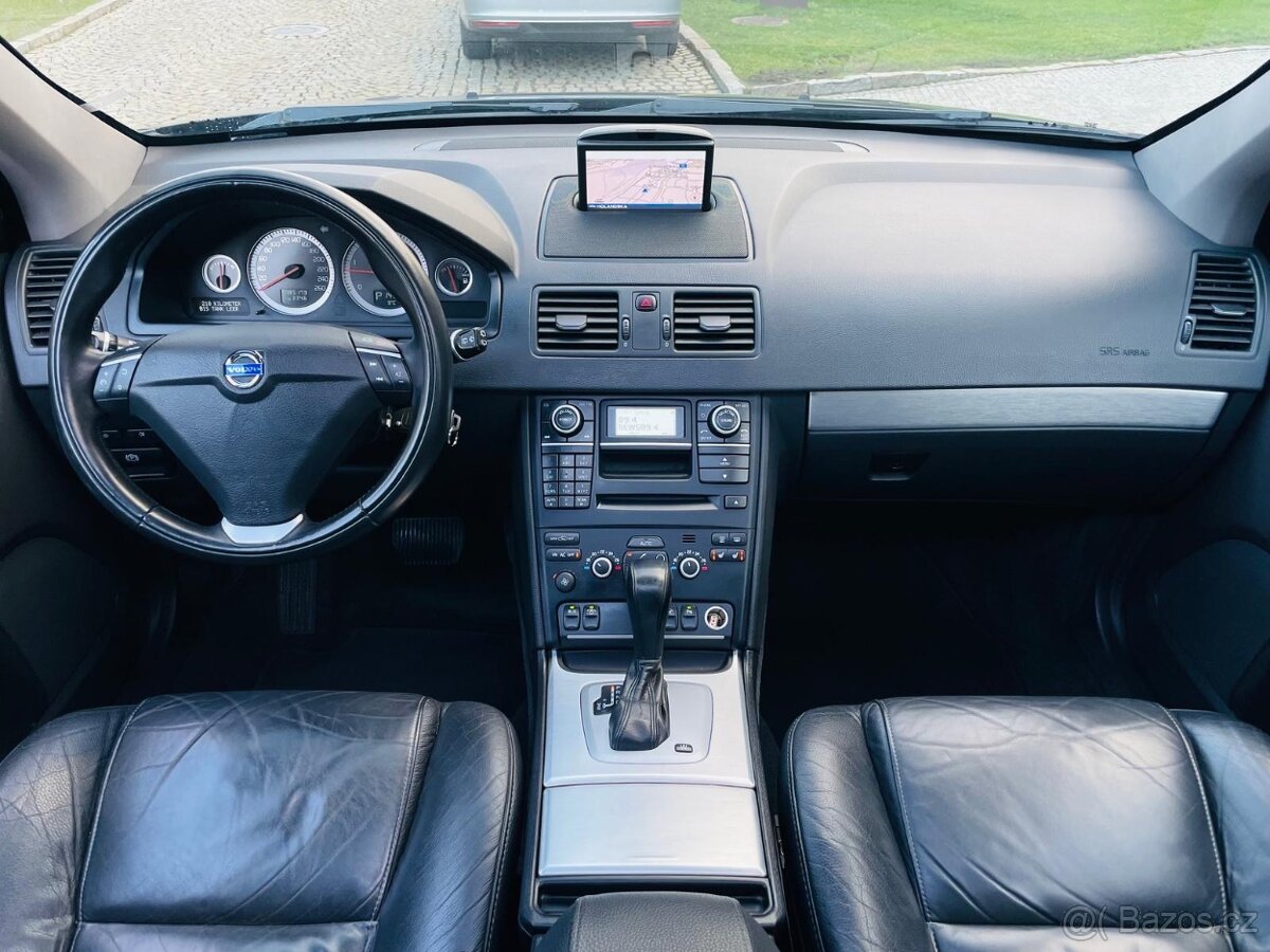 Volvo XC90 2.4D5 4x4 AUT NAVI SENZORY VÝHŘEV SERVISKA - 13