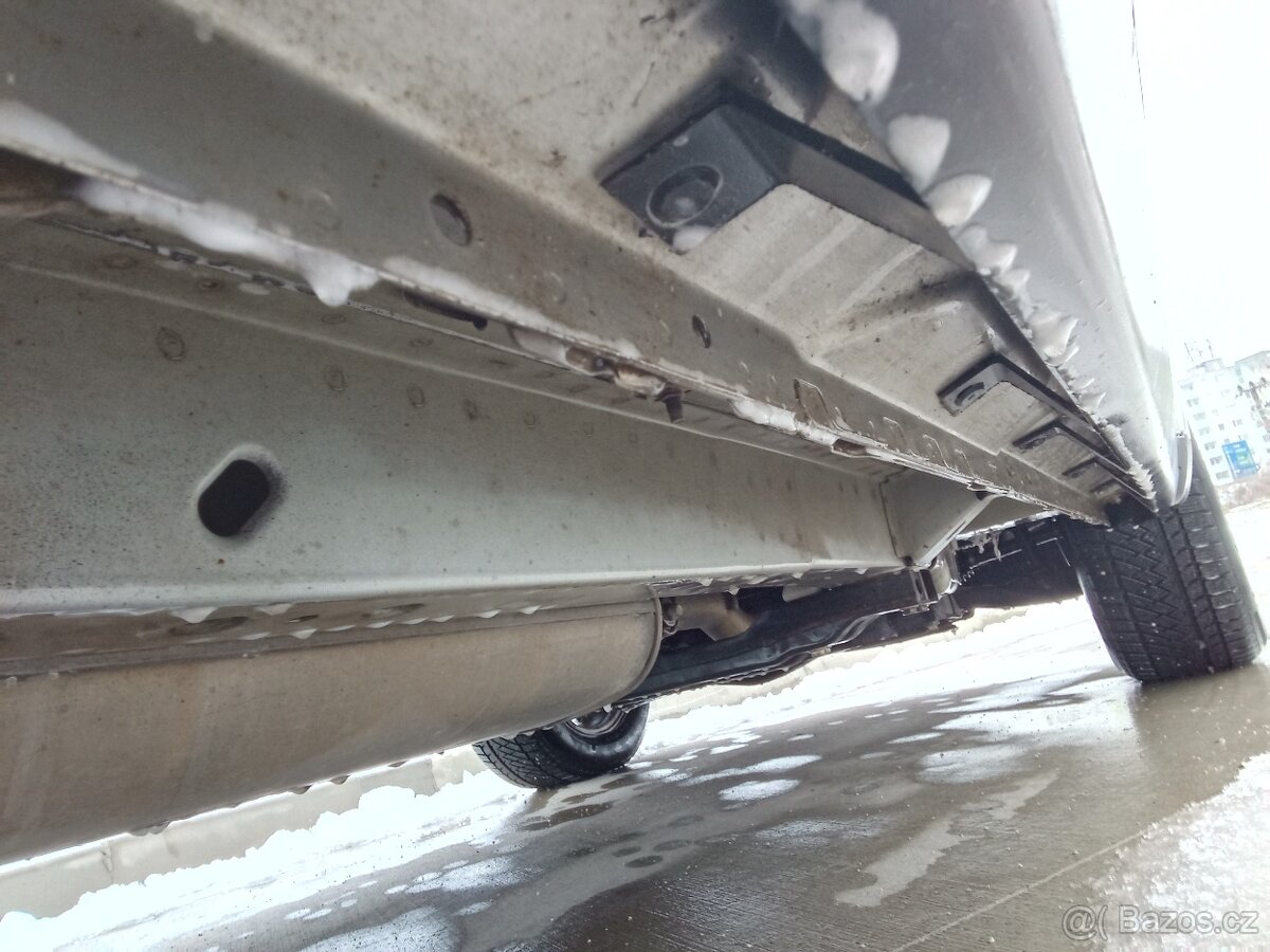 Jeep Grand Cherokee - 13