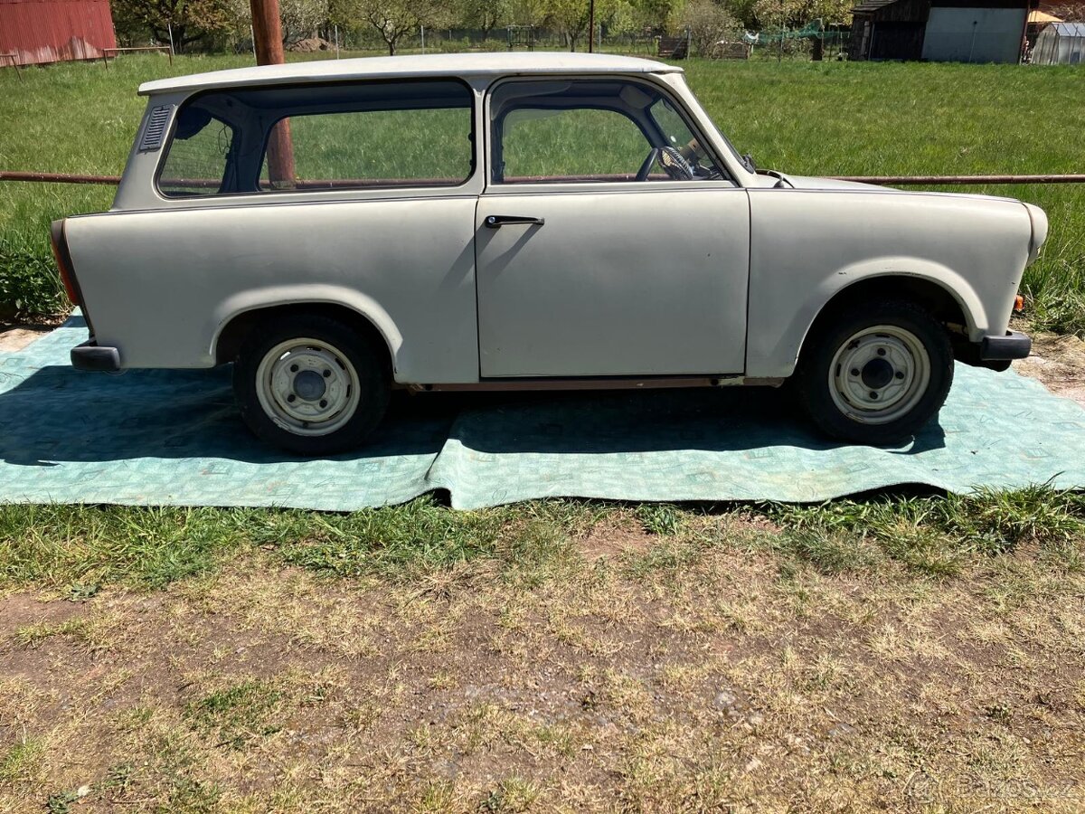 TRABANT 601 - 13