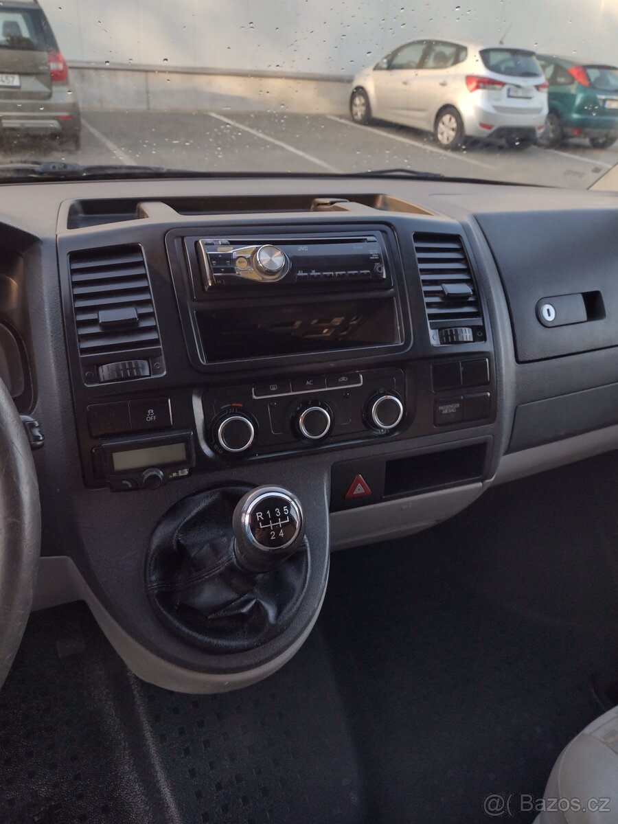 Volkswagen Transporter T5 2.0TDI - 13