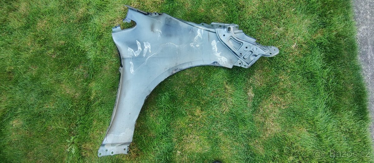 Kia Ceed 3 III CD Toyota Corolla XII E21 - predni blatnik - 13