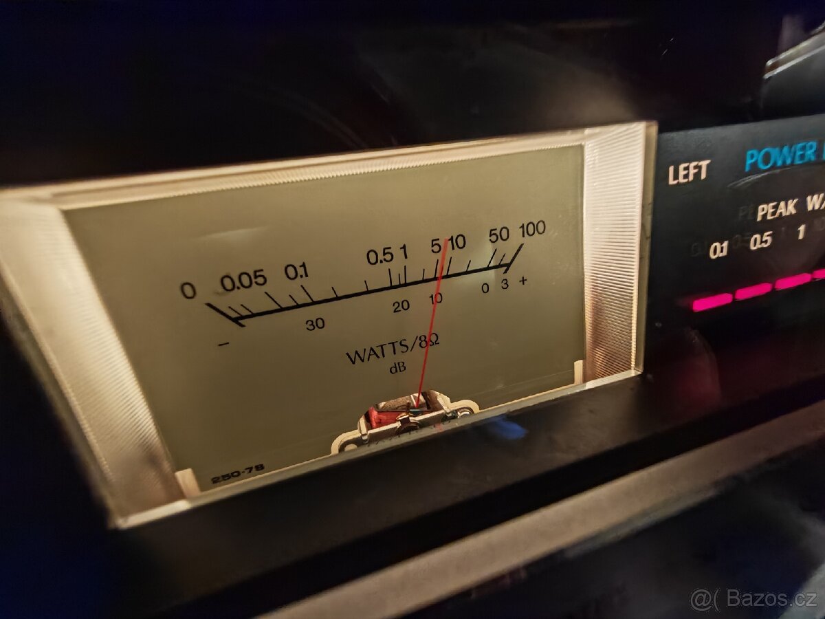 Zesilovač SANSUI - 13