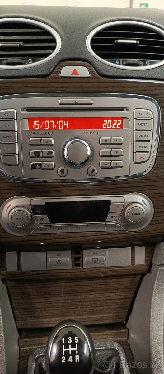 Ford Focus 1.6 16V Kombi GHIA - 13