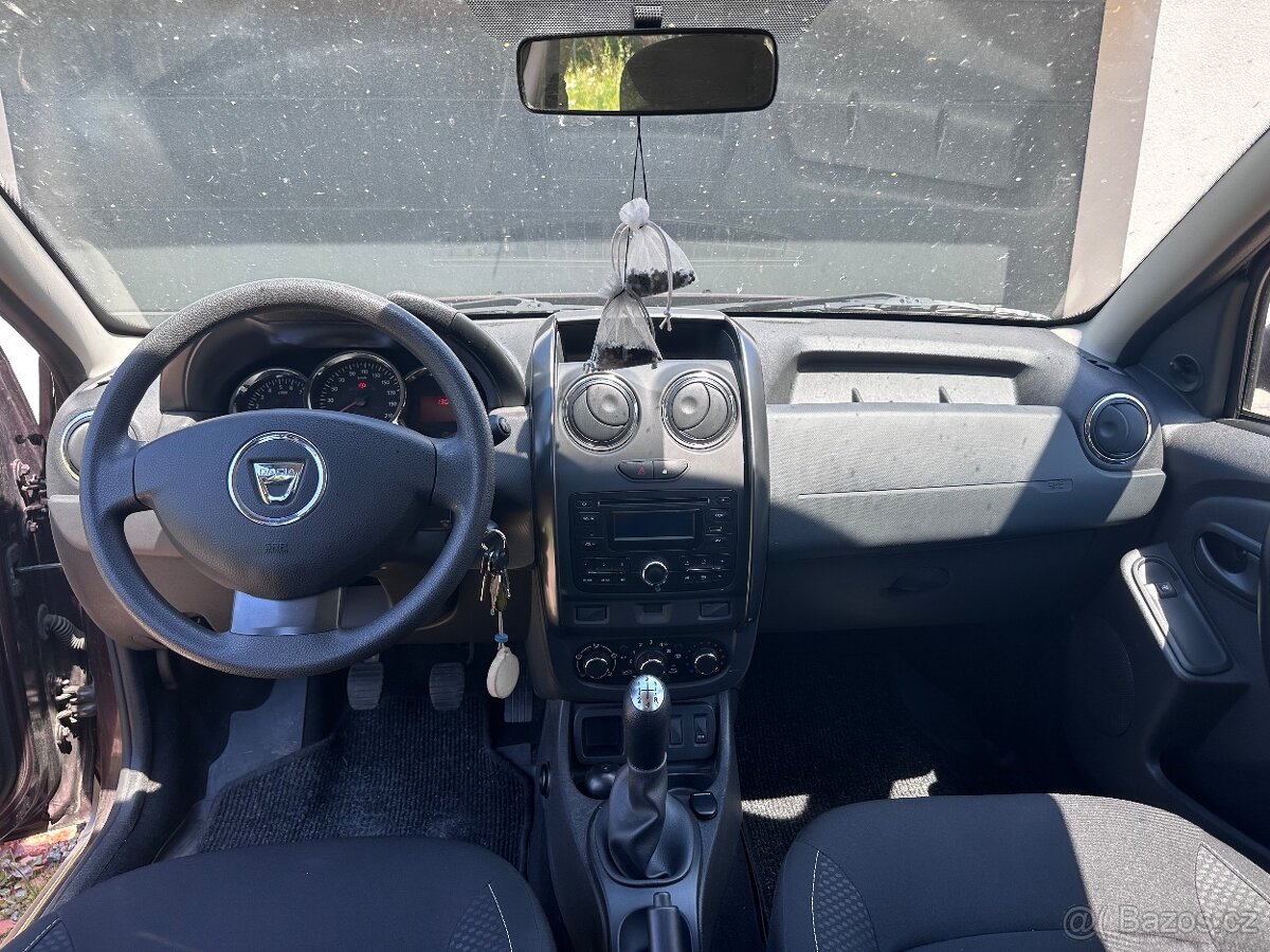 Dacia Duster 1,6i Tažné, Rampa - 13