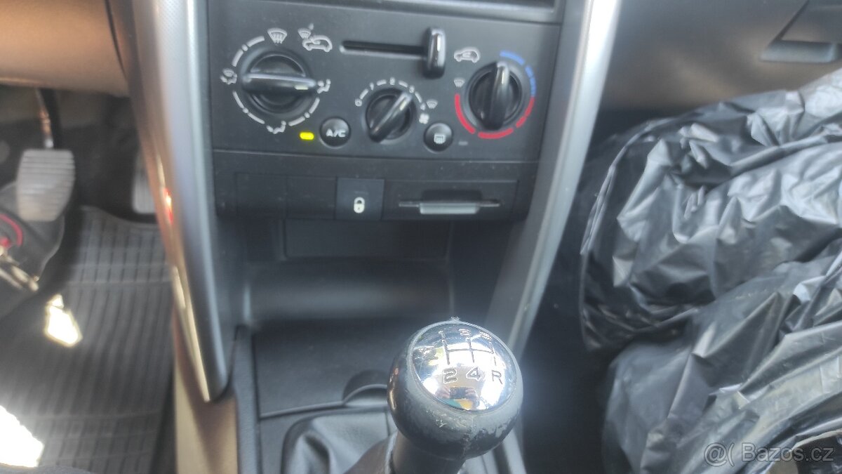 Peugeot 207 1,4 VTi benzín 70kW - 13