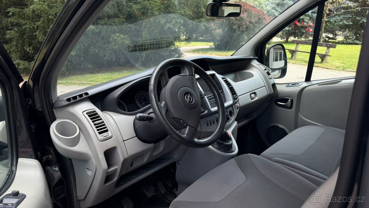 Opel Vivaro, rok výroby 2015. - 13