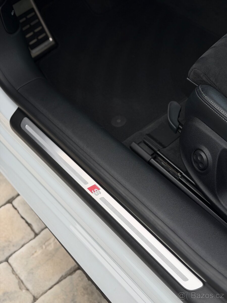 AUDI TT 2.0 TFSI S-line - 13