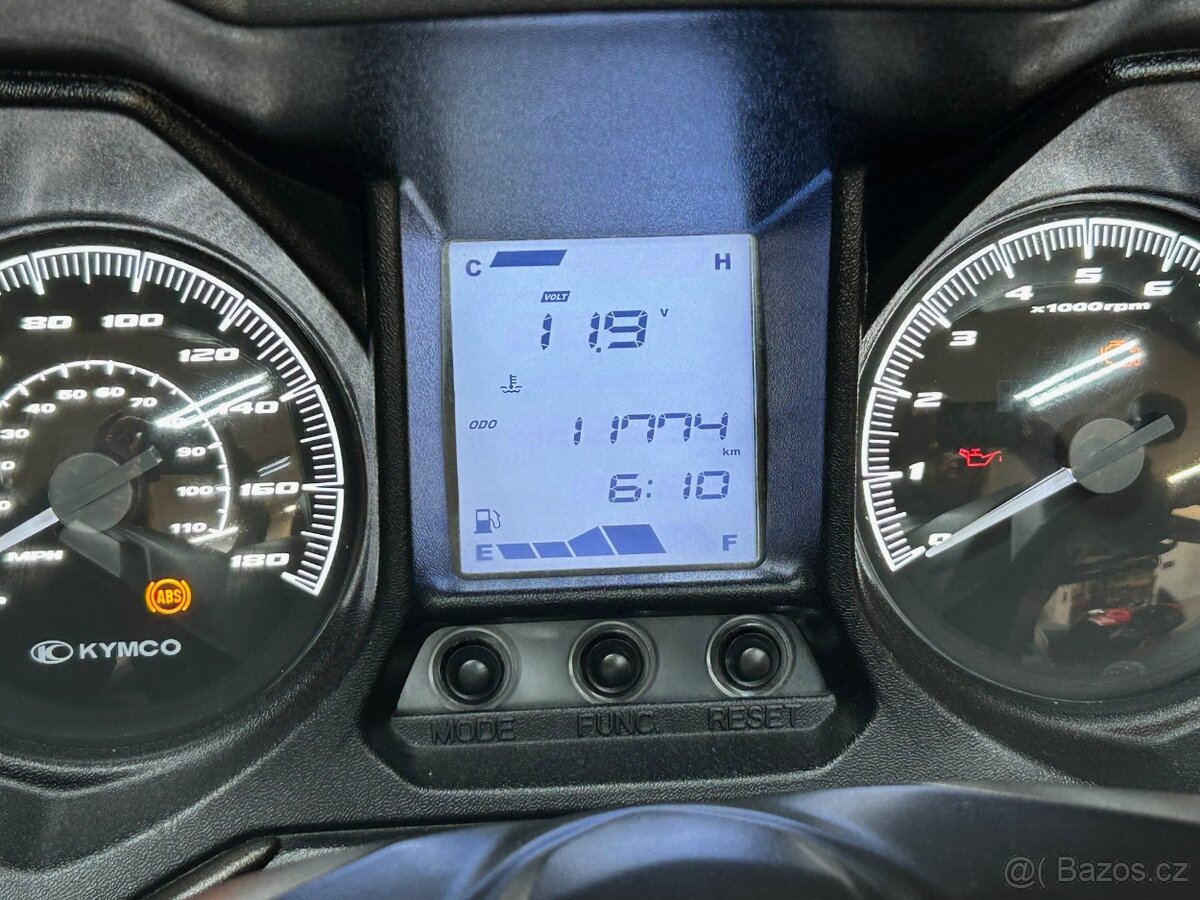 Kymco X-town 300iABS - 13