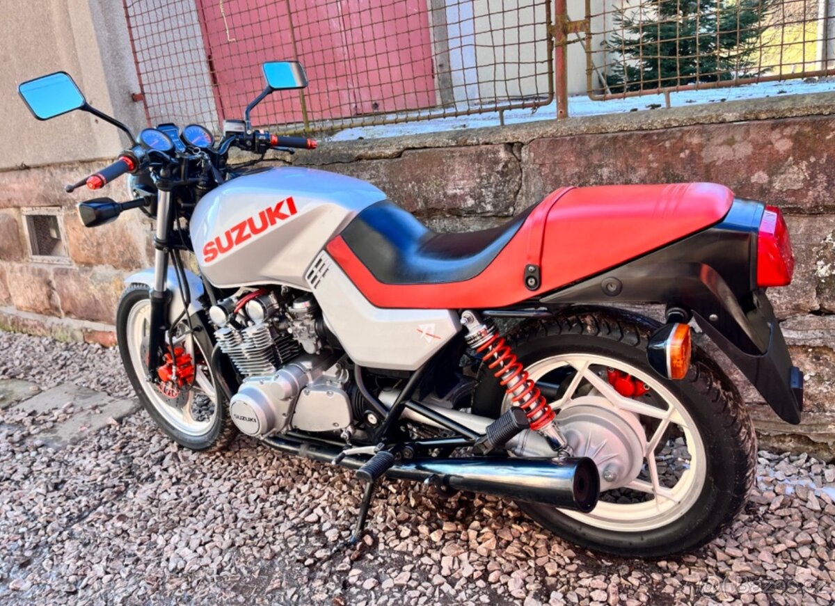 Suzuki Katana 650G - 13