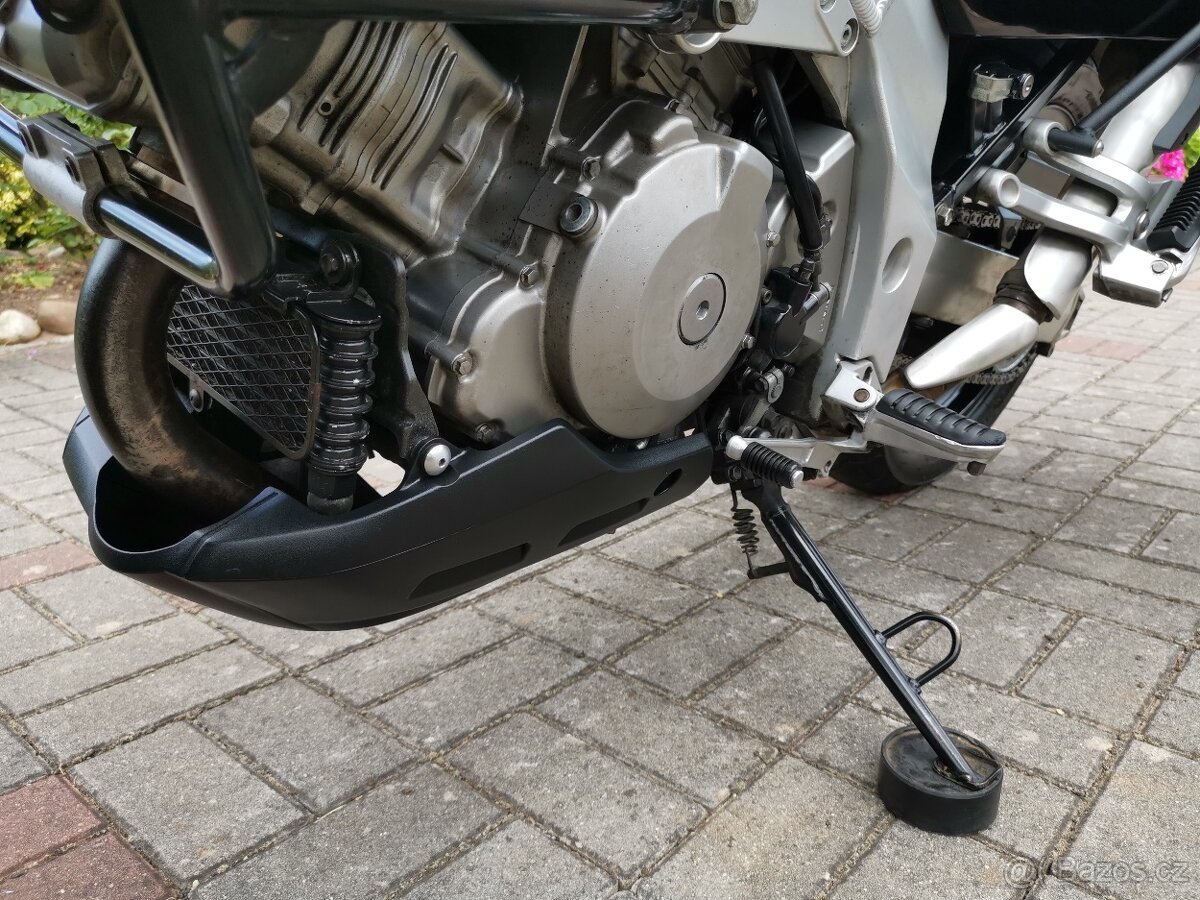 Suzuki DL1000 V-Strom K4 - 13