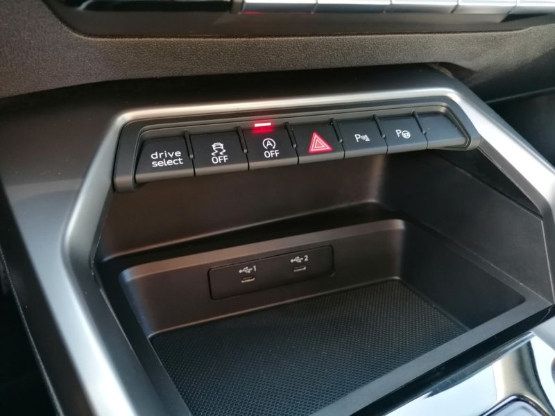 Audi A3 35 TDi Sedan, Kůže ACC - 13