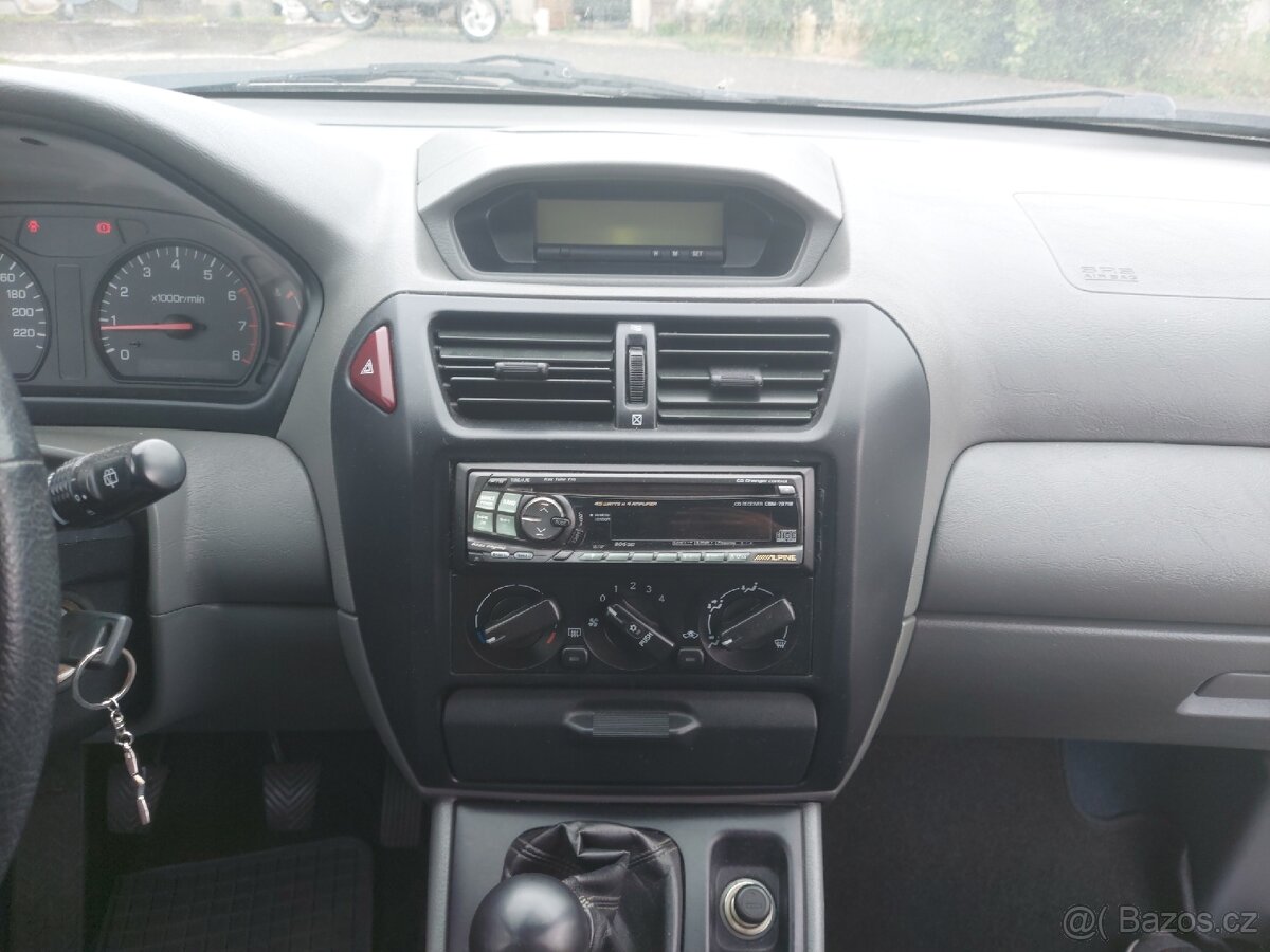 Mitsubishi Space Runner - 13