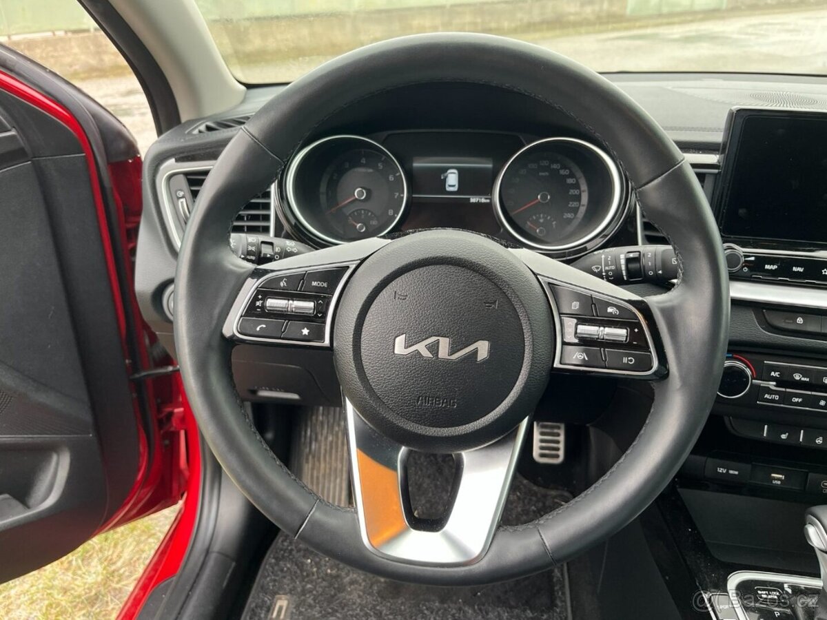 Kia Ceed SW 1.5 T-GDI - 13